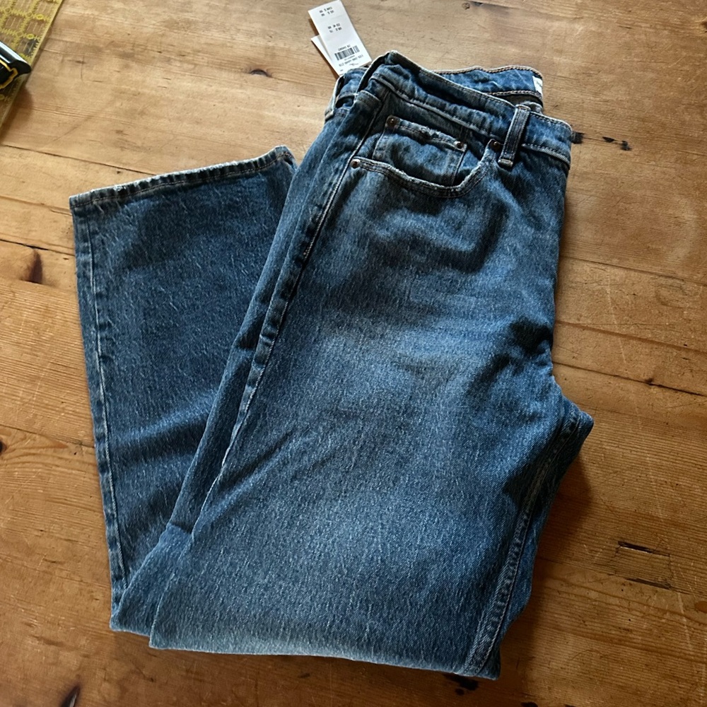 Abercrombie NWT The Baggy low rise 28/size 6 Short